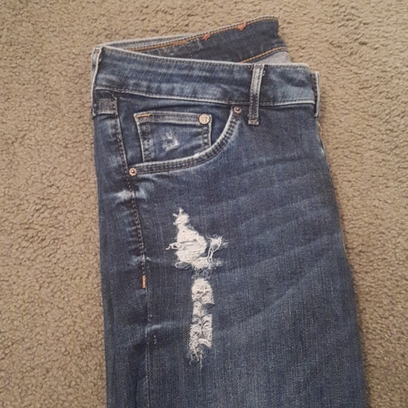 H&M distressed skinny jeans - Picture 8 of 11
